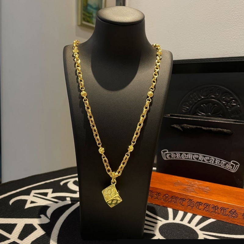 Ch**me He**ts necklaces